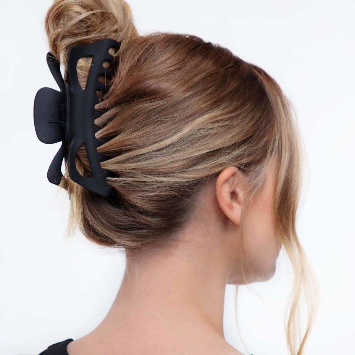 Jumbo Classic Claw Clips in Black & Tort